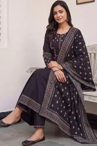 women ethnic motifs embroidered regular thread work cotton kurta with trousers & with dupatta