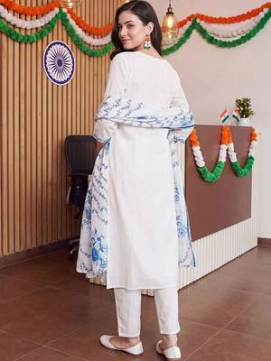 women ethnic motifs embroidered regular thread work cotton kurta with trousers & with dupatta 4