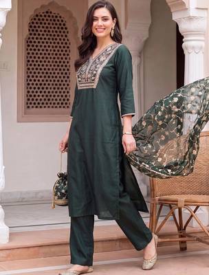 women ethnic motifs embroidered regular thread work liva kurta with trousers & with dupatta 2