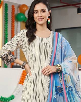 women ethnic motifs printed regular kurta with trousers & with dupatta 2