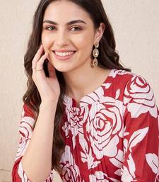 women floral printed regular cotton kurta with trousers