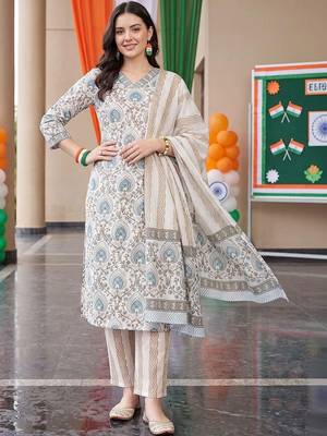 women ethnic motifs printed regular cotton kurta with trousers & with dupatta 1
