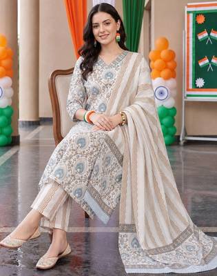 women ethnic motifs printed regular cotton kurta with trousers & with dupatta 2