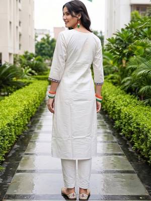 women ethnic motifs embroidered regular thread work cotton kurta with trousers & with dupatta 5