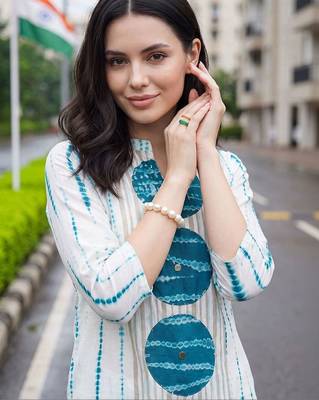 women dyed regular cotton kurta with trousers & with dupatta 2