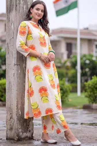 women printed regular cotton kurta with trousers