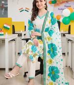 women floral printed regular cotton kurta with trousers & with dupatta