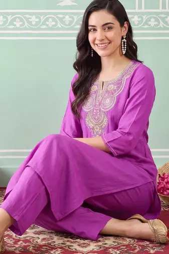 women ethnic motifs embroidered regular thread work kurta with trousers