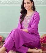 women ethnic motifs embroidered regular thread work kurta with trousers