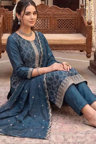 women ethnic motifs embroidered regular thread work kurta with trousers & with dupatta