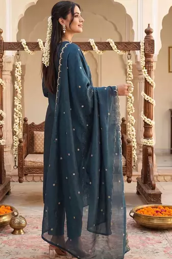 women ethnic motifs embroidered regular thread work kurta with trousers & with dupatta