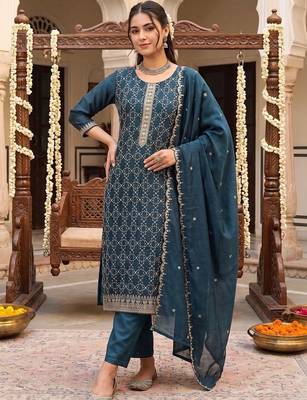 women ethnic motifs embroidered regular thread work kurta with trousers & with dupatta 5