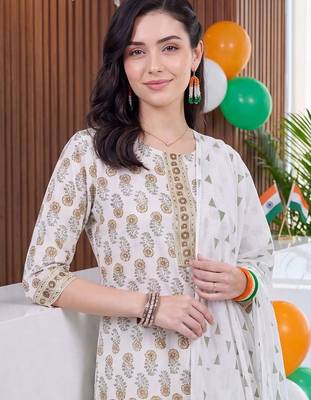women ethnic motifs printed regular cotton kurta with trousers & with dupatta 2