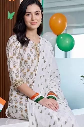 women ethnic motifs printed regular cotton kurta with trousers & with dupatta