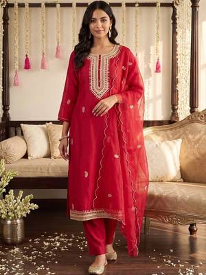 women ethnic motifs embroidered regular thread work kurta with trousers & with dupatta 6