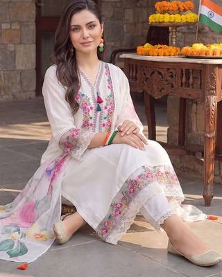 women floral embroidered regular thread work kurta with trousers & with dupatta 1