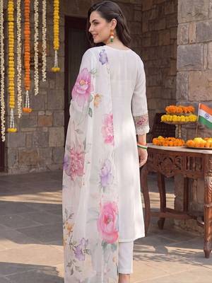 women floral embroidered regular thread work kurta with trousers & with dupatta 5