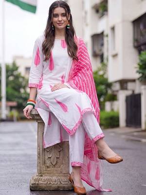 women ethnic motifs printed regular cotton kurta with trousers & with dupatta 2
