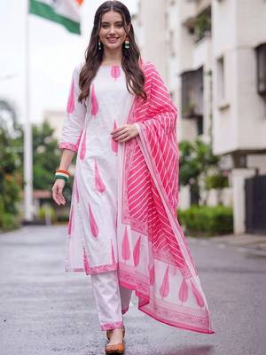 women ethnic motifs printed regular cotton kurta with trousers & with dupatta 3