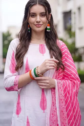 women ethnic motifs printed regular cotton kurta with trousers & with dupatta