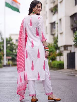 women ethnic motifs printed regular cotton kurta with trousers & with dupatta 6