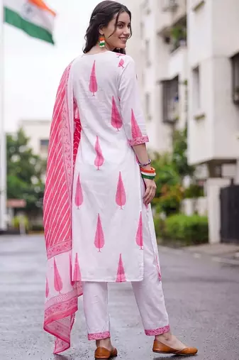 women ethnic motifs printed regular cotton kurta with trousers & with dupatta
