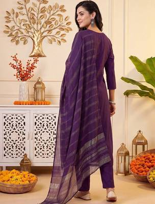 women ethnic regular thread work kurta with trousers & with dupatta 4