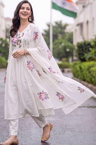 women floral printed empire cotton kurta with trousers & with dupatta