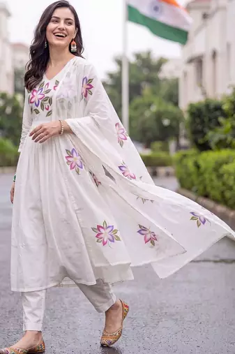 women floral printed empire cotton kurta with trousers & with dupatta