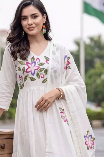 women floral printed empire cotton kurta with trousers & with dupatta