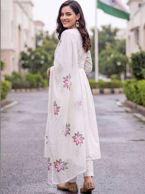 women floral printed empire cotton kurta with trousers & with dupatta 4