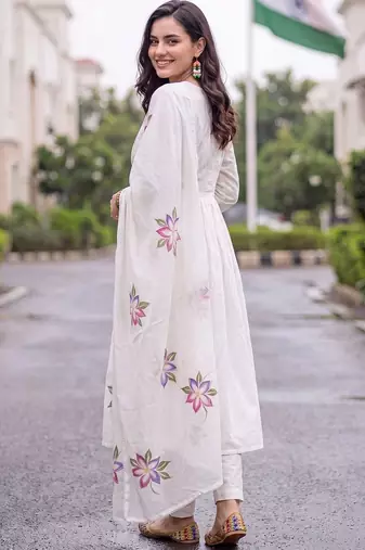 women floral printed empire cotton kurta with trousers & with dupatta