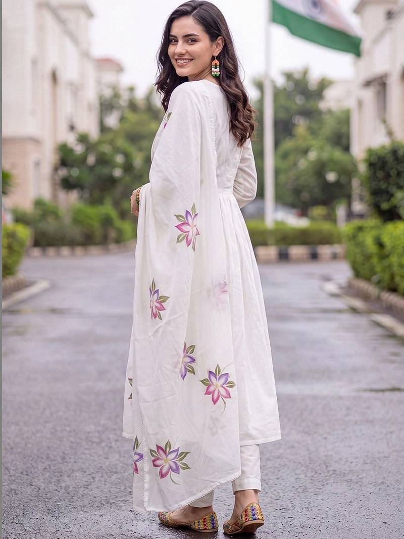 women floral printed empire cotton kurta with trousers & with dupatta