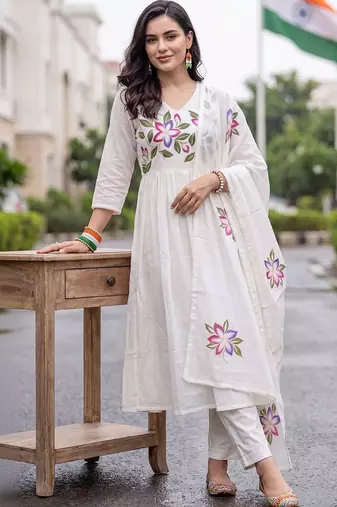 women floral printed empire cotton kurta with trousers & with dupatta