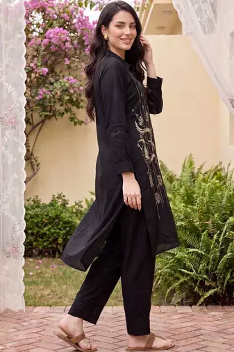 women ethnic motifs embroidered regular thread work kurta with trousers