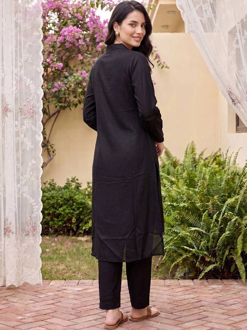 women ethnic motifs embroidered regular thread work kurta with trousers