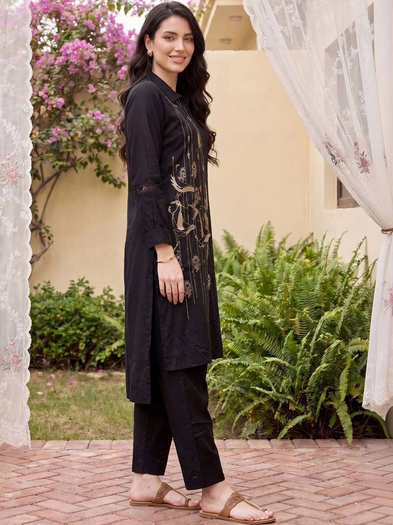 women ethnic motifs embroidered regular thread work kurta with trousers