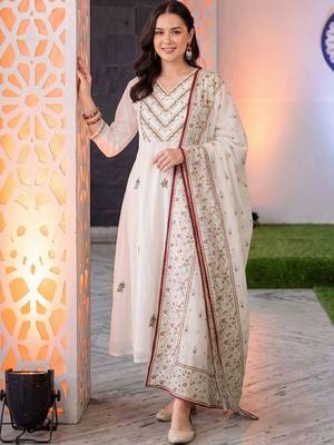 women ethnic motifs embroidered regular thread work cotton kurta with trousers & with dupatta 1