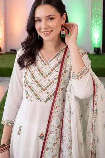 women ethnic motifs embroidered regular thread work cotton kurta with trousers & with dupatta