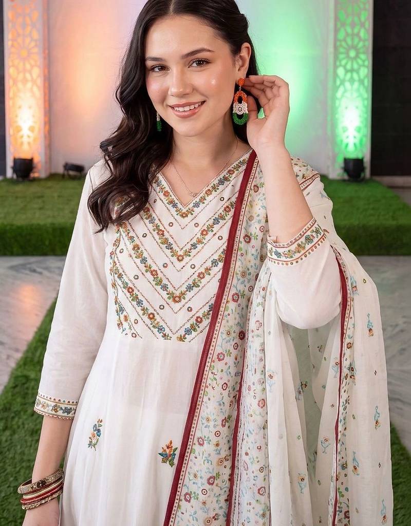 women ethnic motifs embroidered regular thread work cotton kurta with trousers & with dupatta