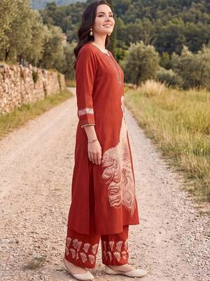 women ethnic motifs printed regular kurta with palazzos 2
