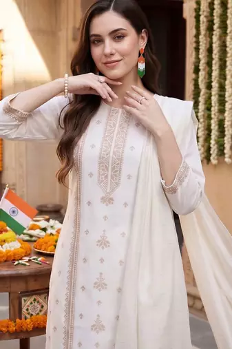 women ethnic motifs embroidered regular thread work kurta with trousers & with dupatta