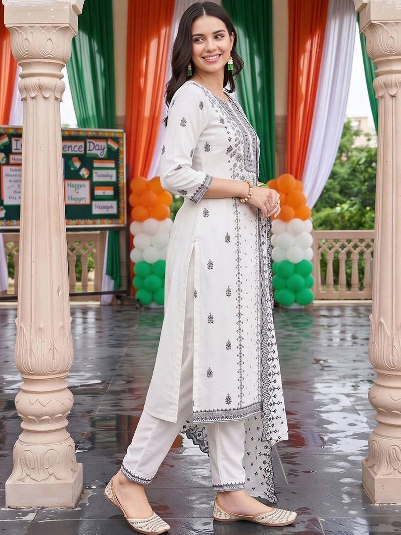 women ethnic motifs printed regular kurta with trousers & with dupatta