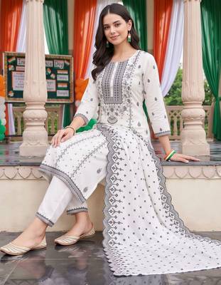 women ethnic motifs printed regular kurta with trousers & with dupatta 5