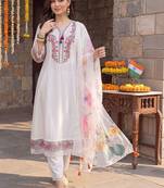 women floral embroidered regular thread work kurta with trousers & with dupatta