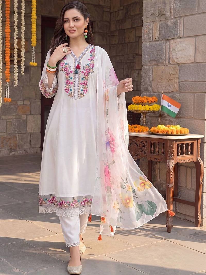 women floral embroidered regular thread work kurta with trousers & with dupatta