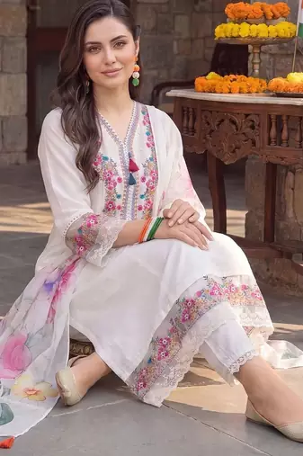 women floral embroidered regular thread work kurta with trousers & with dupatta