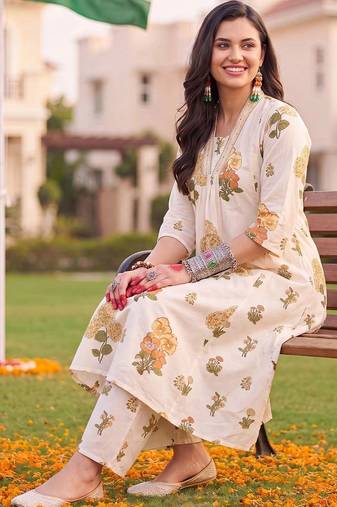 women floral printed regular cotton kurta with palazzos