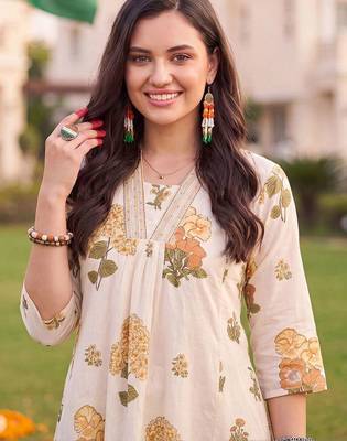 women floral printed regular cotton kurta with palazzos 2