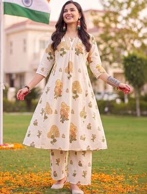 women floral printed regular cotton kurta with palazzos 3